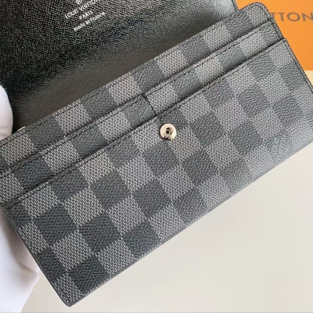 <AUTHENTIC>Louis Vuitton  wallet - Picture 8 of 9